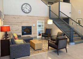 Country Inn & Suites by Radisson, Nevada, MO 2
