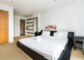 Superfast Broadband 2BD City Flat Farringdon 2