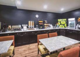 La Quinta Inn Suites By Wyndham Brooklyn Central 4