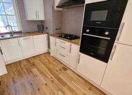 Hull Spacious Apartment 5 3
