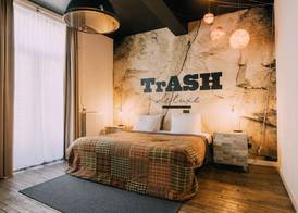 Hotel Trash Deluxe 4