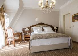 Residence City Garden - Certificate of Excellence Top 10 BEST Five-Stars City Hotels for 2024 awarded by HTIF 4