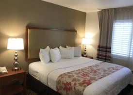 Hawthorn Suites 5