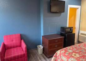 Kenwood Court Motel 5