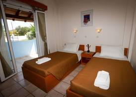 Agios Georgios - 2 Beds - Sleeps 4 - Free Parking 5