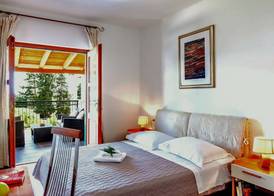 Superb Villa With Private Pool and Garden 3