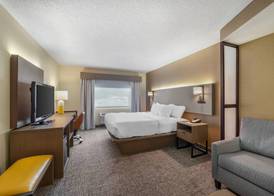 Comfort Inn & Suites Butler 4