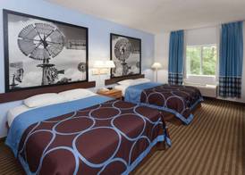 Super 8 by Wyndham Huntington 5