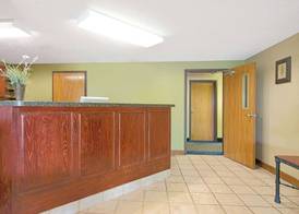 Super 8 by Wyndham St. Clair MO 2