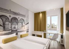 Super 8 by Wyndham Munich City North 5