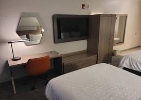 Holiday Inn Express & Suites STARKVILLE by IHG 4