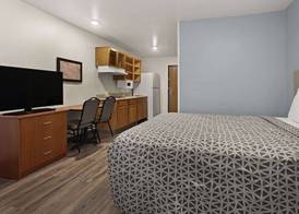 WoodSpring Suites Macon North 5