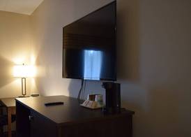 Days Inn by Wyndham Leamington 5