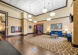 Comfort Suites Chicago O'Hare Airport 2