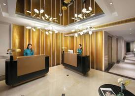 Le Premier Hotel & Rooftop Bar 3