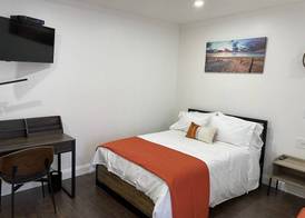 Gatehouse Motel 5