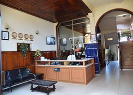 Airport View Hotel 4