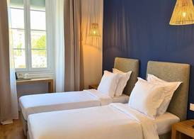 Hotel De La Mer 3