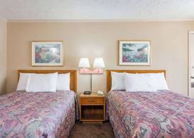 Travelodge by Wyndham Ridgeway Martinsville Area 4