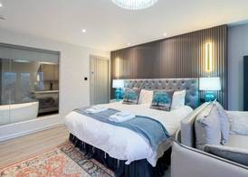 Waterhead Bath Suites 4