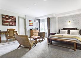 SuperB Luxury Suites 3