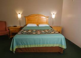Royal Inn & Suites 5