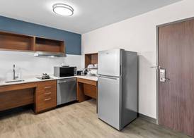 Everhome Suites Wichita Northeast by Choice Hotels 5