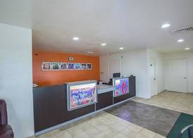 Motel 6 Madisonville, TX 5