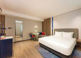 Holiday Inn Express Taizhou City Center by IHG 4