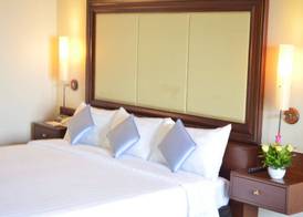 Hotel Cambodiana 4