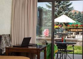 The Foothills Inn 4