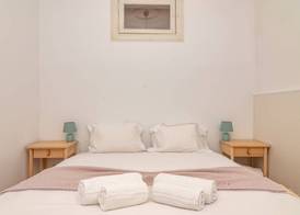 Spacious Apartments in Anjos by LovelyStay 4