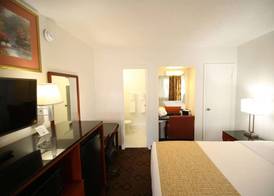 Travelodge by Wyndham Burbank-Glendale 3