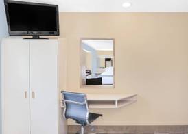 Microtel Inn and Suites Clear Lake 5