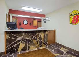 Super 8 by Wyndham Charles City 3