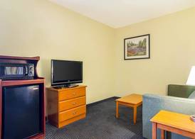 Econo Lodge Inn & Suites Pritchard Road North Little Rock 5