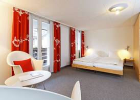 Hirschen Guesthouse - Village Hotel 3