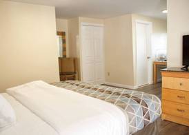 Rodeway Inn 4