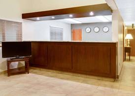 Super 8 by Wyndham Longmont/Del Camino 2