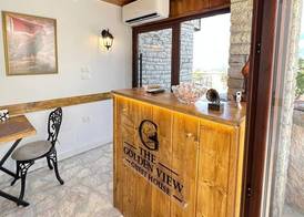 The Golden View Guesthouse 2
