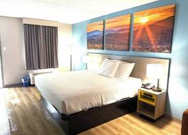 Days Inn by Wyndham Harriman 4
