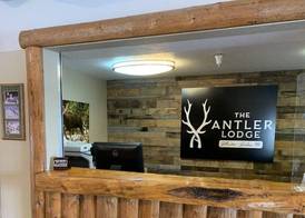 The Antler Lodge - Gardiner 3