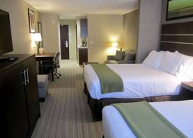 Holiday Inn Express GOLDEN-KICKING HORSE by IHG 5