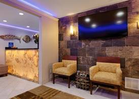 Best Western The Inn & Suites Pacific Grove 4
