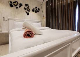 The Lennox Suites by Cozy 4
