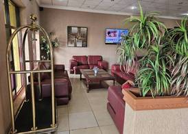 Bridgeview Hotel & Conference Centre 4