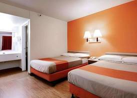 Super 8 by Wyndham Woods Cross/Salt Lake City North 3
