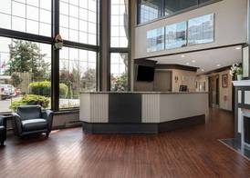 Days Inn by Wyndham Victoria Uptown 3