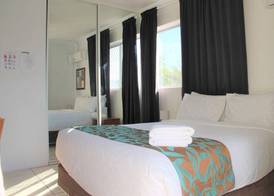 Broadwater Keys Holiday Apartments 5