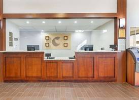 Comfort Suites Downtown 3